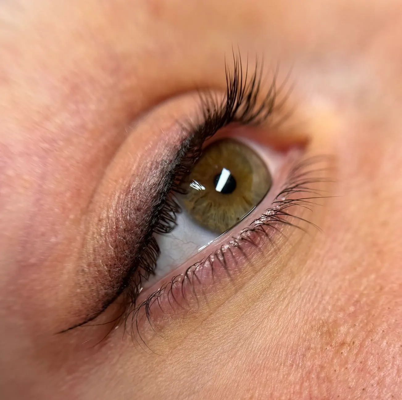 Turistic Service | Can a Tattoo Artist Apply Eyeliner Tattoos? Healing and Aftercare Timeline